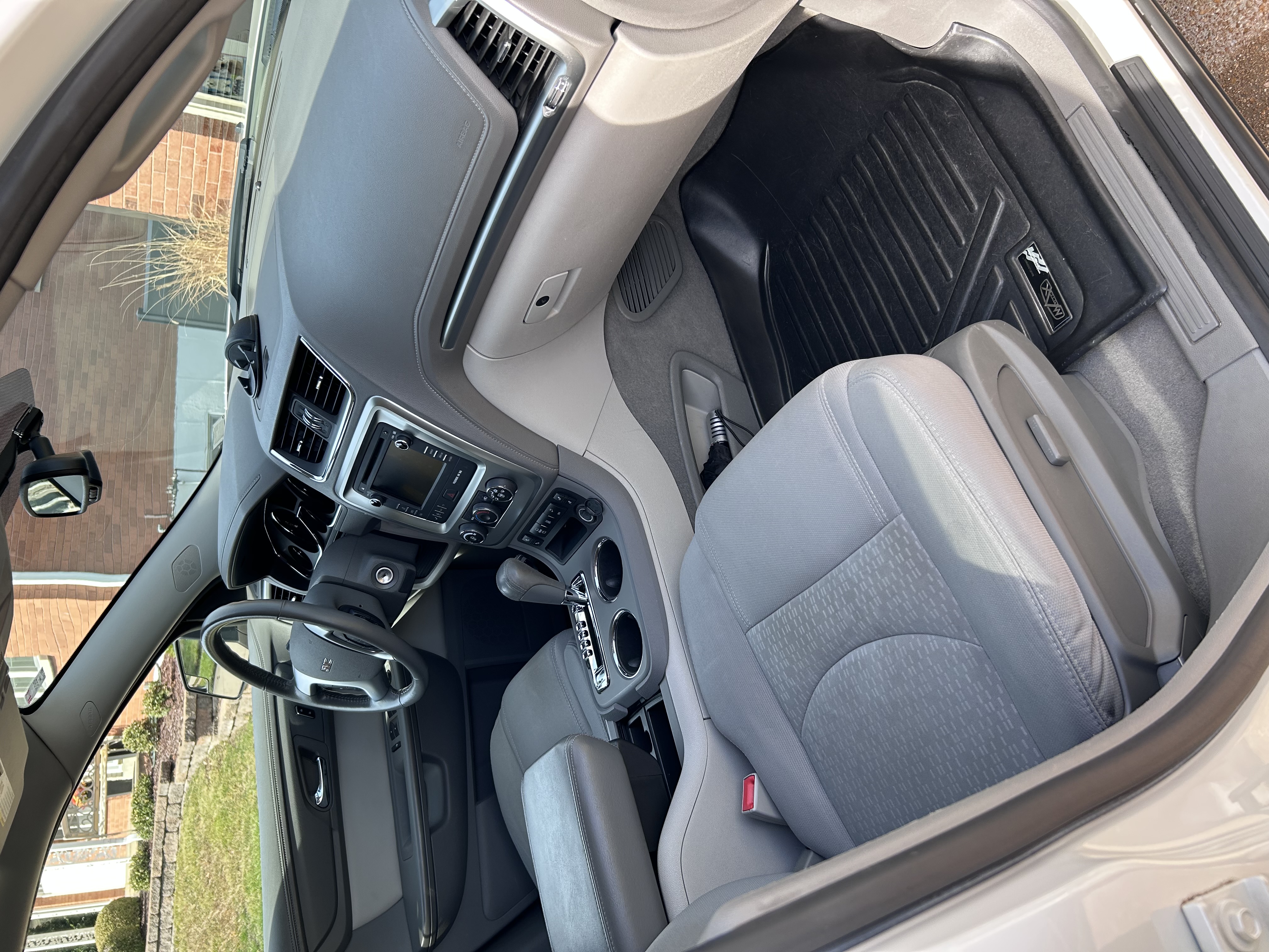 Used 2014 GMC Acadia SLE FWD image 10