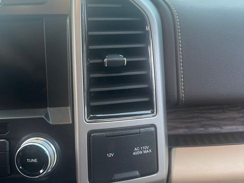 Used 2018 Ford F150 Lariat w/ Equipment Group 502A Luxury RWD image 22