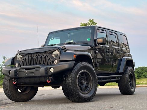 Used 2016 Jeep Wrangler Unlimited Sahara image 17