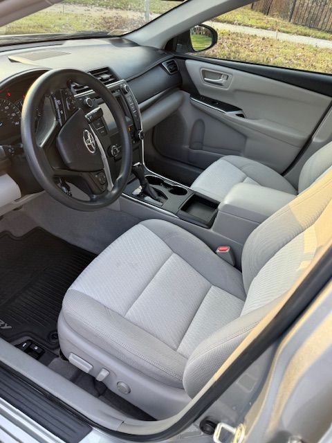 Used 2015 Toyota Camry LE FWD image 8