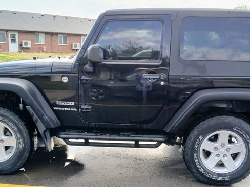 Used 2014 Jeep Wrangler Sport AWD/4WD image 4