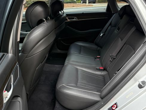 Used 2015 Hyundai Genesis 5.0 image 15