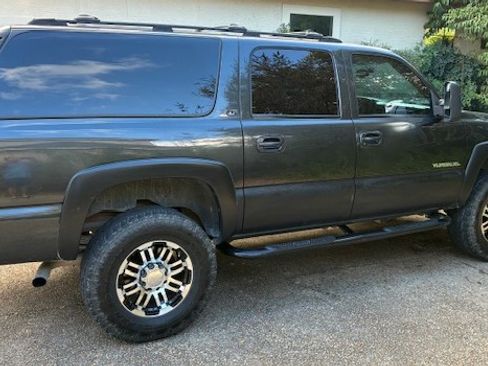 Used 2003 GMC Yukon XL 2500 SLT w/ 1SD Preferred Equipment Group image 4