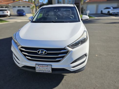 Used 2017 Hyundai Tucson SE image 2
