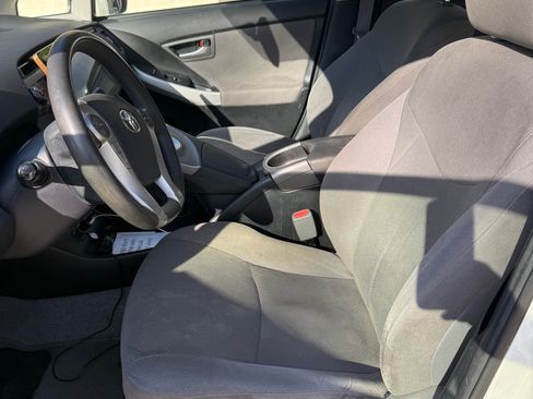 Used 2014 Toyota Prius Plug-In Hybrid image 11