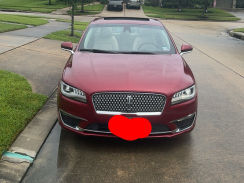 Used 2017 Lincoln MKZ Reserve w/ Climate Package FWD image 2