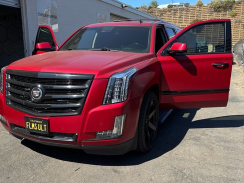 Used 2015 Cadillac Escalade ESV Premium RWD image 4