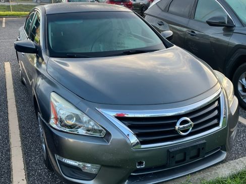Used 2014 Nissan Altima 2.5 S FWD image 4