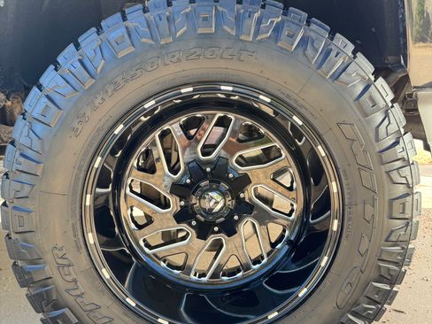 Used 2019 GMC Sierra 2500 Denali w/ Duramax Plus Package AWD/4WD image 9