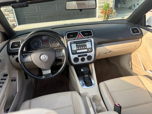 Used 2008 Volkswagen Eos 2.0T FWD image 8