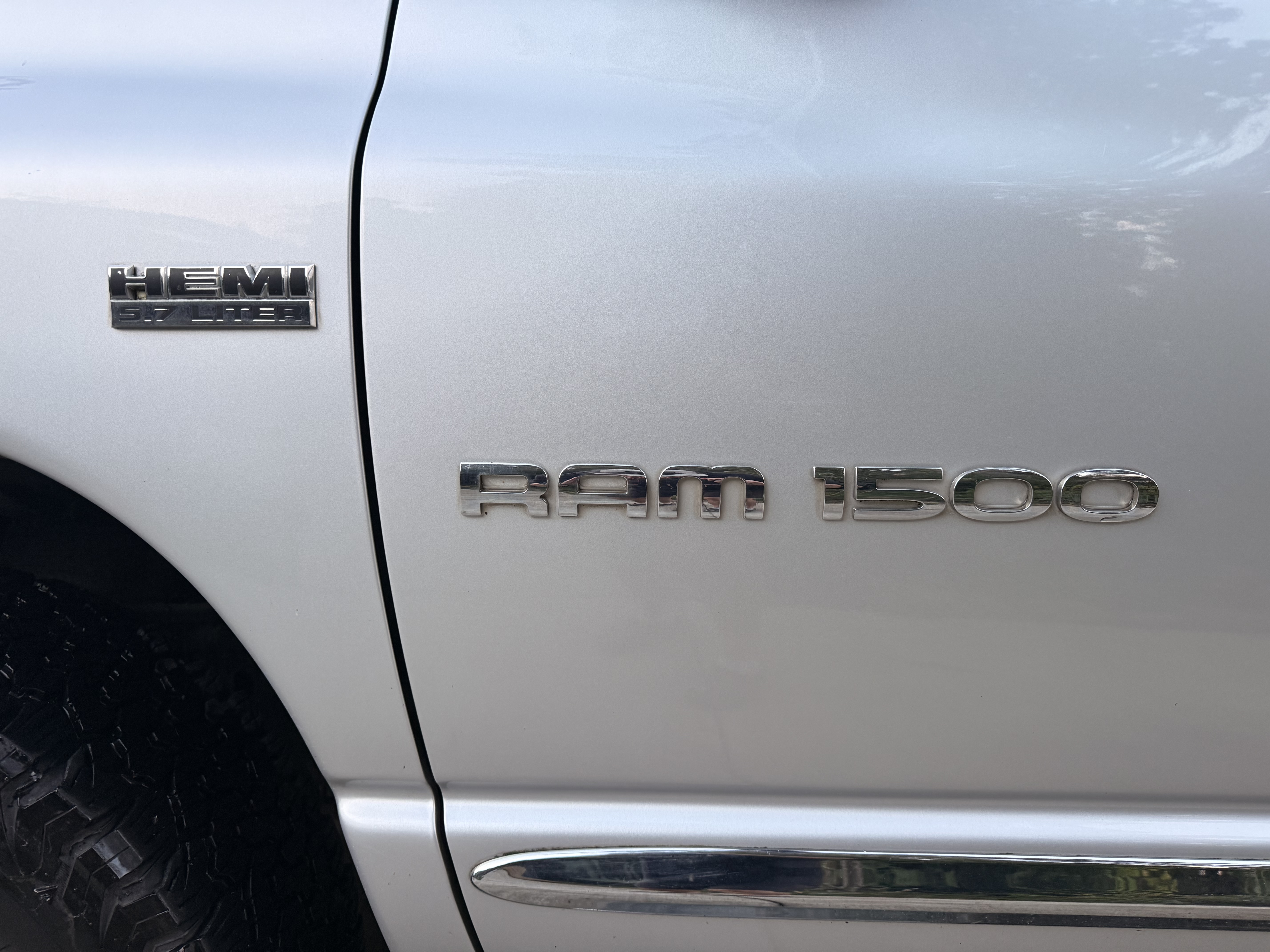 Used 2007 Dodge Ram 1500 Truck Laramie AWD/4WD image 5