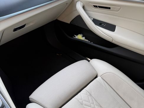 Used 2022 BMW M550i xDrive w/ Dynamic Handling Package image 7