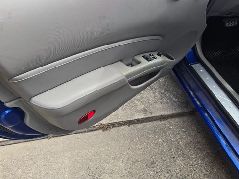 Used 2006 Nissan 350Z Touring image 8