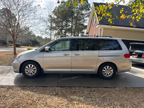 Used 2010 Honda Odyssey EX-L image 2