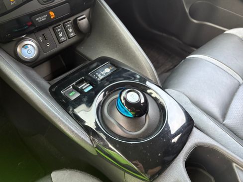 Used 2018 Nissan Leaf SL w/ SL Technology Package image 21