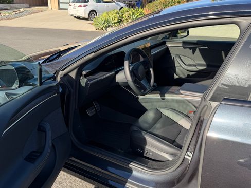 Used 2023 Tesla Model S Standard Range image 10