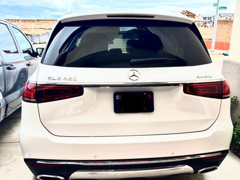Used 2021 Mercedes-Benz GLS 450 4MATIC image 2