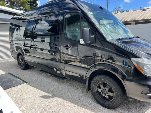 Used 2016 Mercedes-Benz Sprinter 2500 image 5