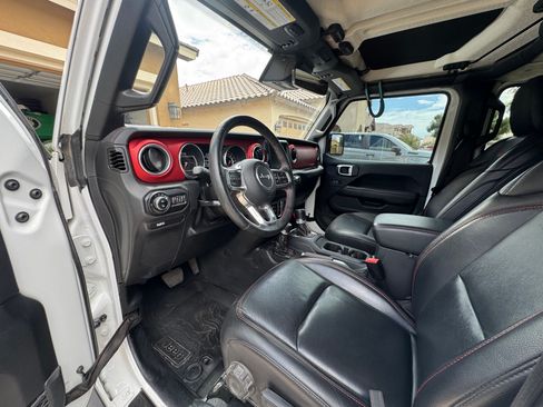 Used 2020 Jeep Gladiator Rubicon w/ Dual Top Group AWD/4WD image 12