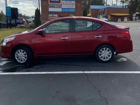 Used 2016 Nissan Versa SV image 13