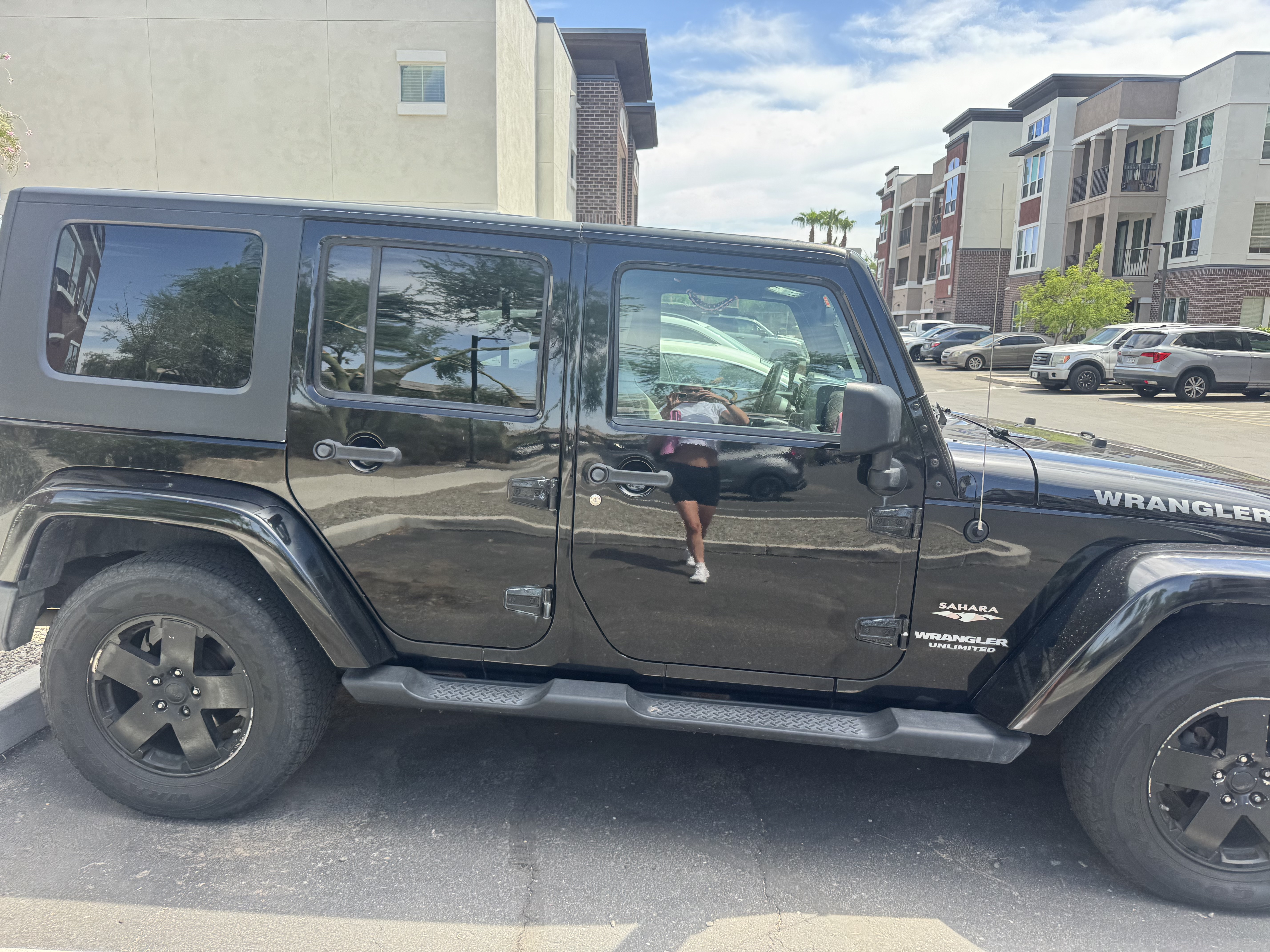 Used 2008 Jeep Wrangler Unlimited Sahara w/ Dual Top Group AWD/4WD image 4