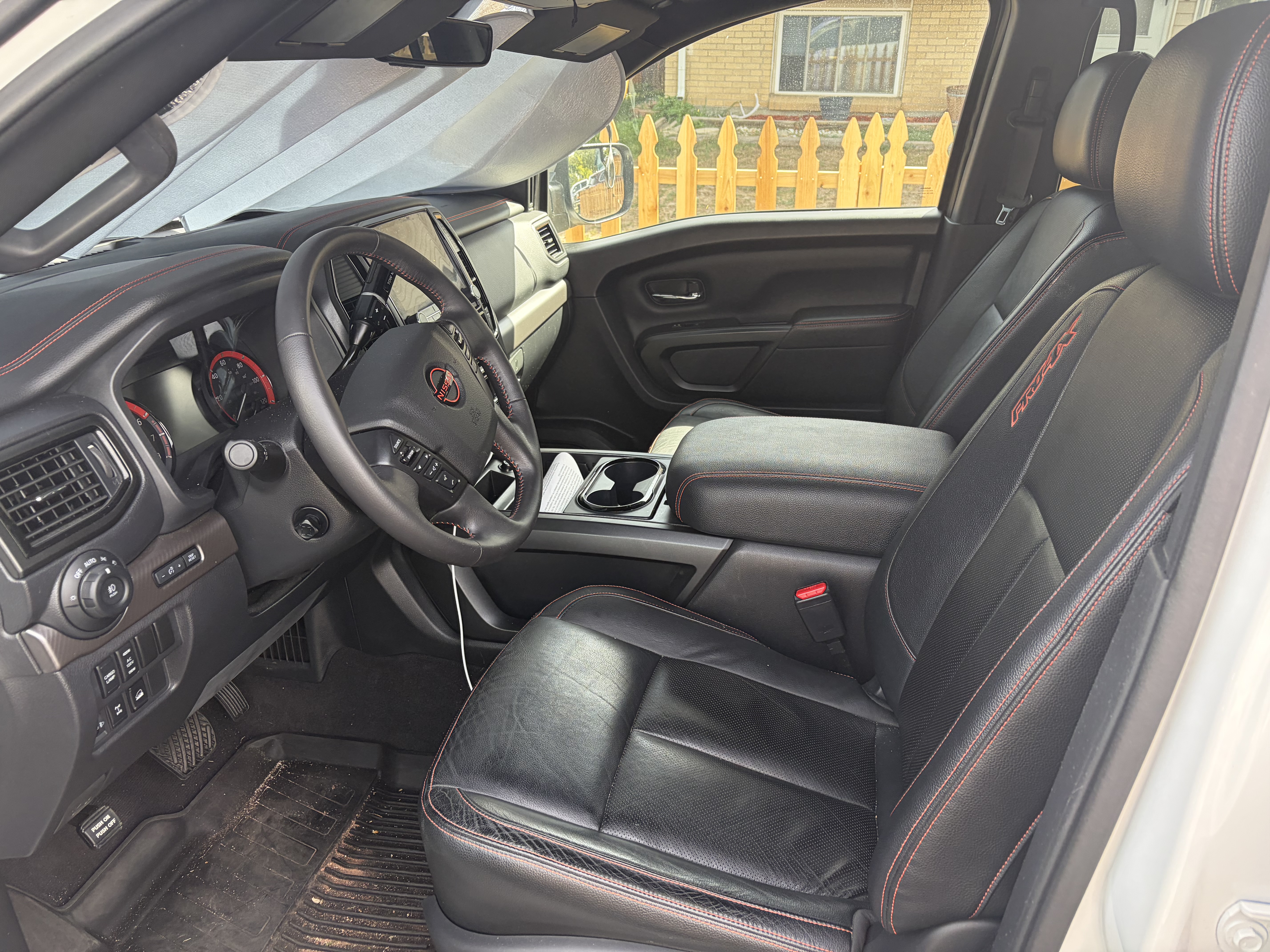 Used 2023 Nissan Titan PRO-4X w/ Pro-4x Convenience Package AWD/4WD image 12