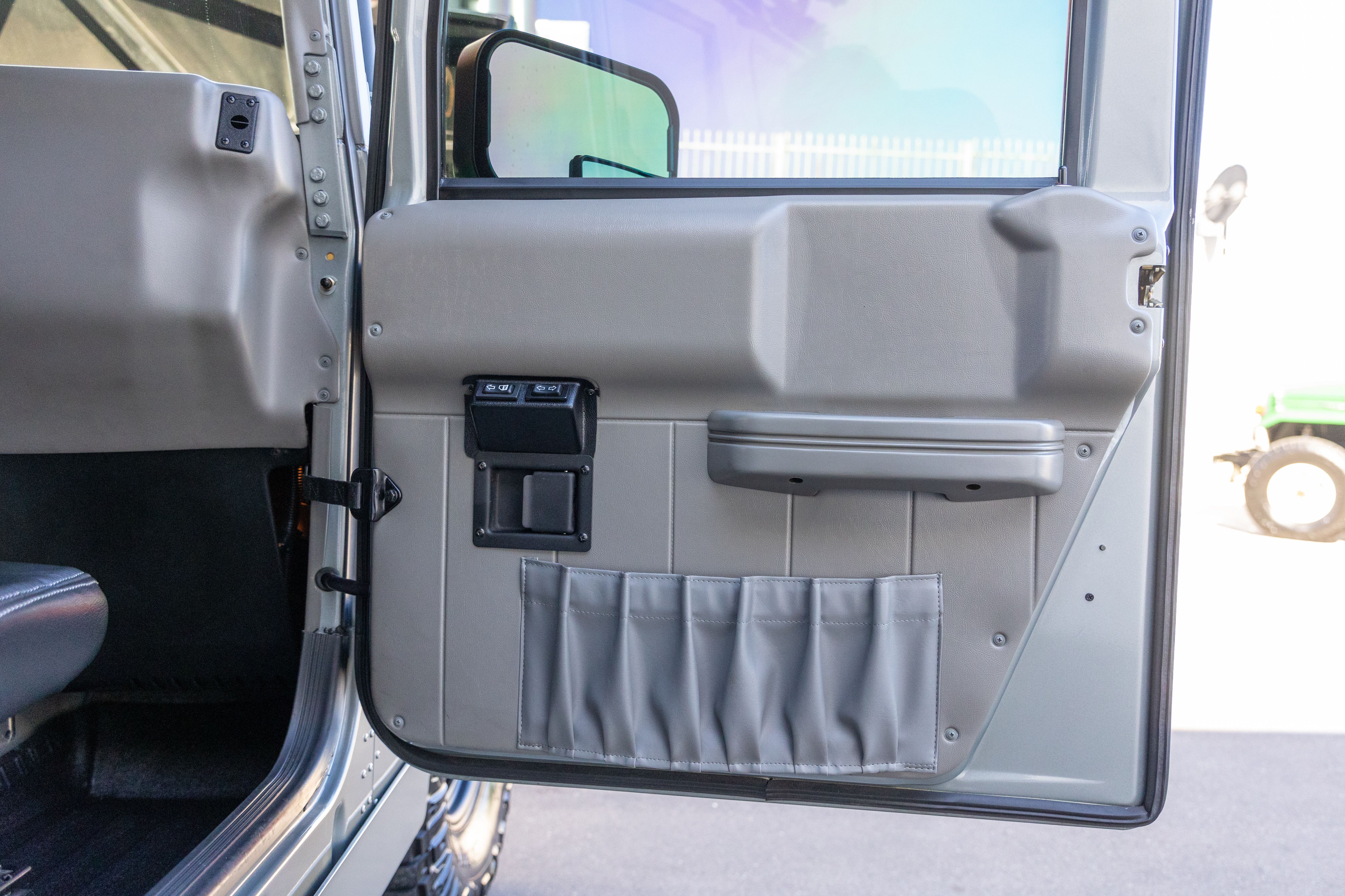 Used 2001 HUMMER H1 4-Door Wagon AWD/4WD image 23