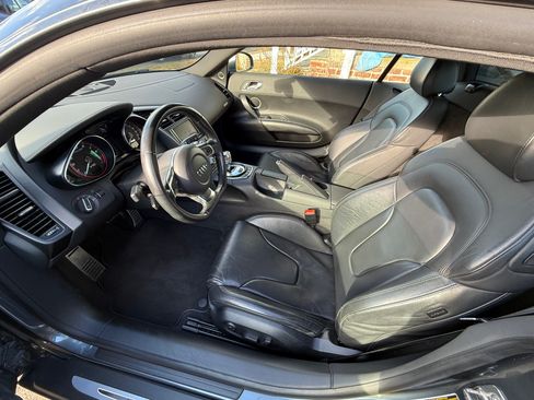 Used 2012 Audi R8 V10 image 6
