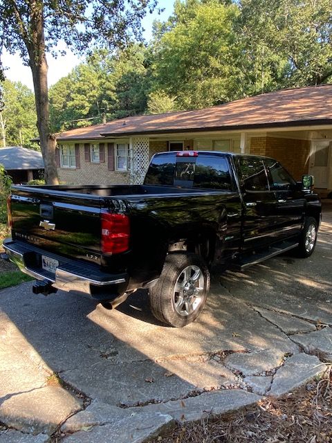 Used 2018 Chevrolet Silverado 2500 LTZ w/ Duramax Plus Package AWD/4WD image 6