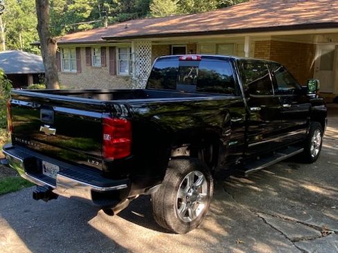 Used 2018 Chevrolet Silverado 2500 LTZ w/ Duramax Plus Package AWD/4WD image 5
