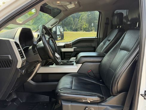 Used 2019 Ford F250 Lariat w/ Lariat Value Package AWD/4WD image 14