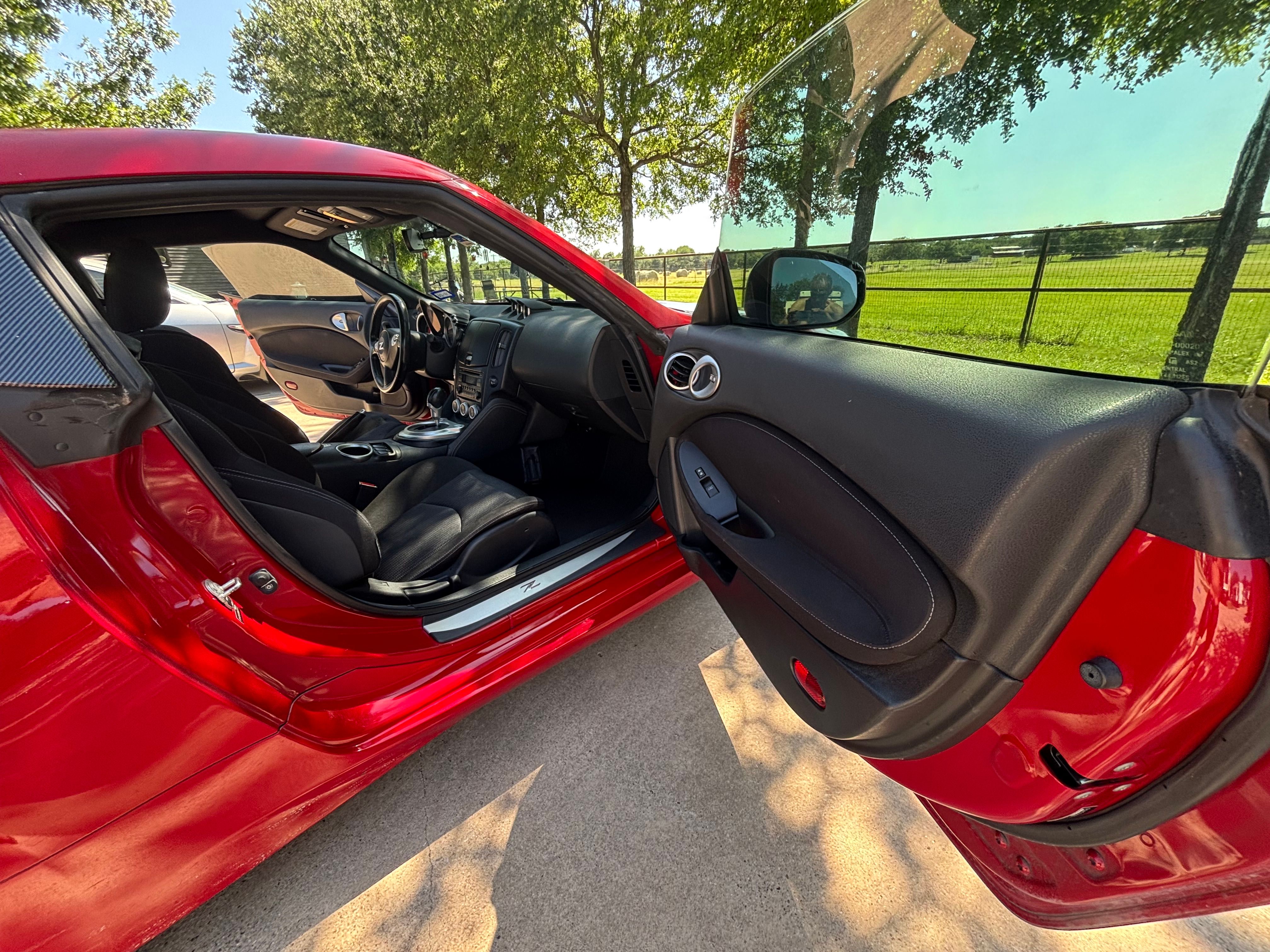 Used 2016 Nissan 370Z Coupe RWD image 10