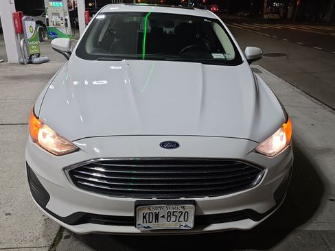 Used 2020 Ford Fusion SE image 17