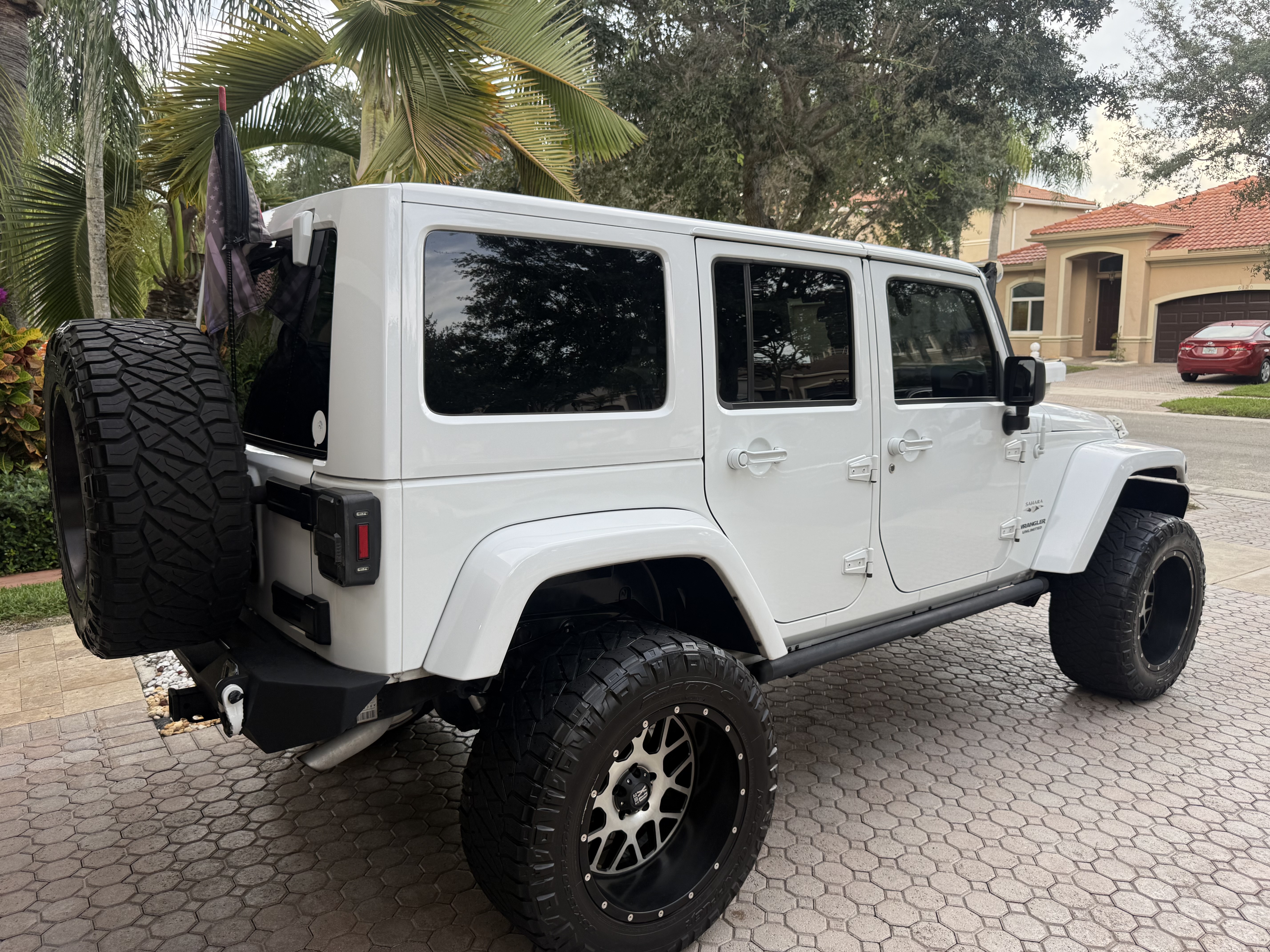Used 2016 Jeep Wrangler Unlimited Sahara w/ Dual Top Group AWD/4WD image 31