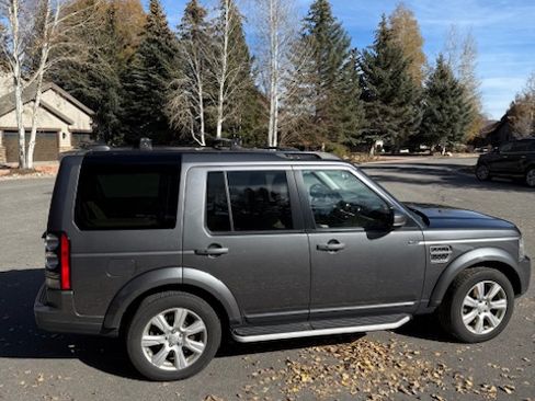 Used 2015 Land Rover LR4 HSE image 9