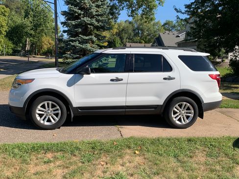 Used 2015 Ford Explorer 4WD image 4