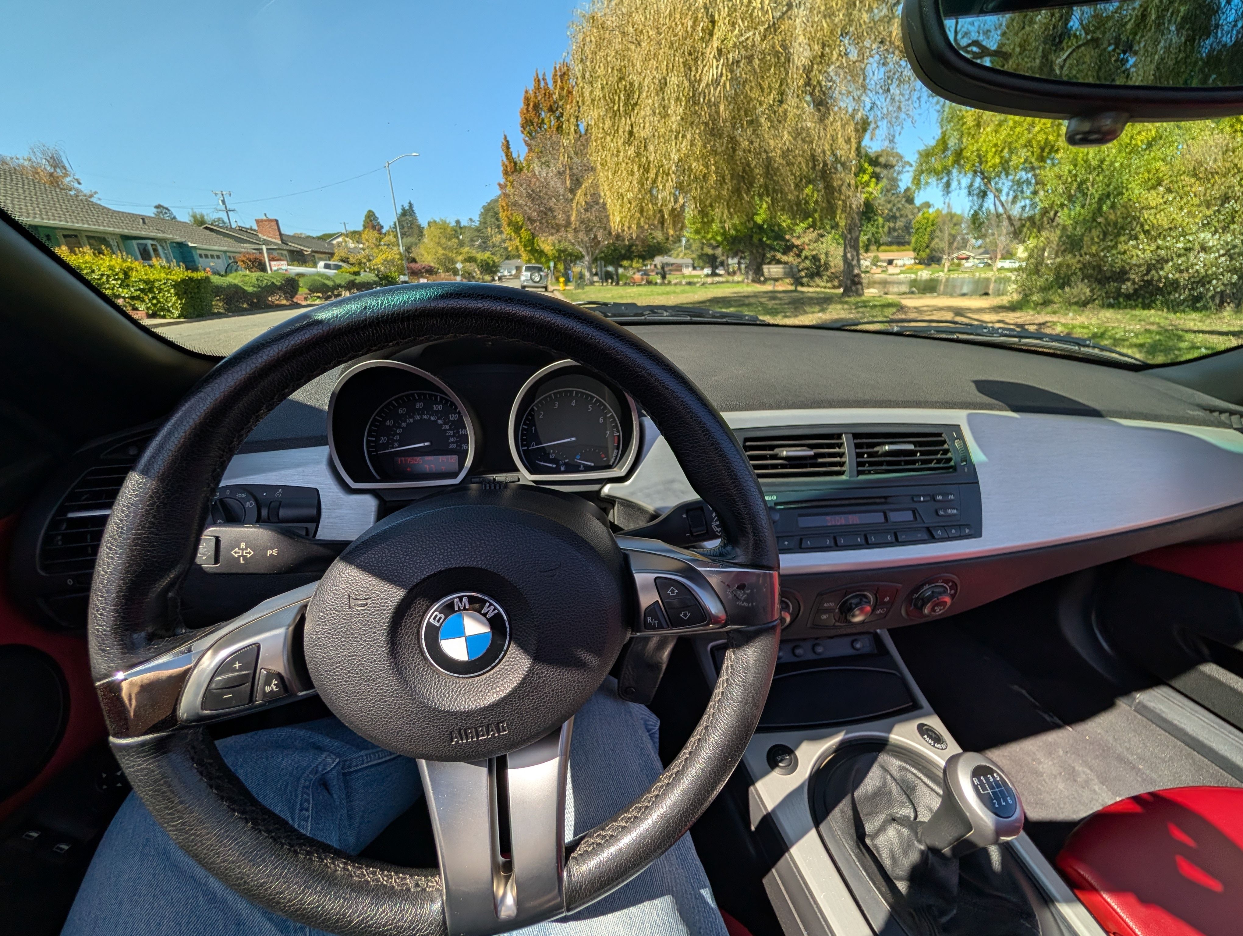 Used 2006 BMW Z4 3.0i RWD image 16