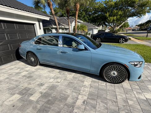 Used 2025 Mercedes-Benz Maybach S 580 4MATIC image 2
