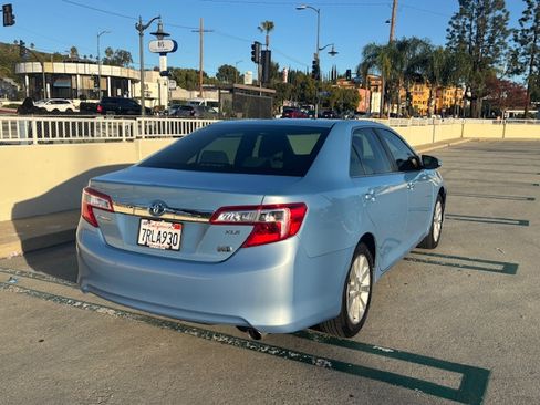 Used 2014 Toyota Camry XLE image 11
