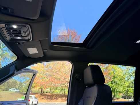 Used 2024 GMC Sierra 2500 Denali w/ Denali Reserve Package image 12