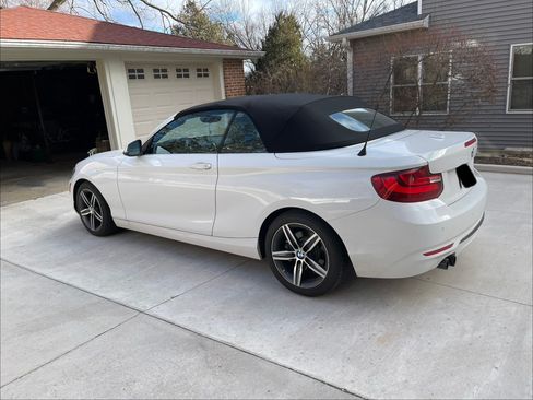 Used 2017 BMW 230i 230i Convertible 2D image 4