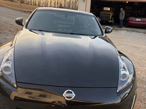 Used 2020 Nissan 370Z Touring Sport RWD image 2