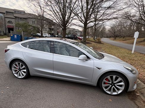 Used 2018 Tesla Model 3 Performance image 6