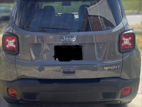 Used 2022 Jeep Renegade Sport w/ Sport Appearance Group image 4