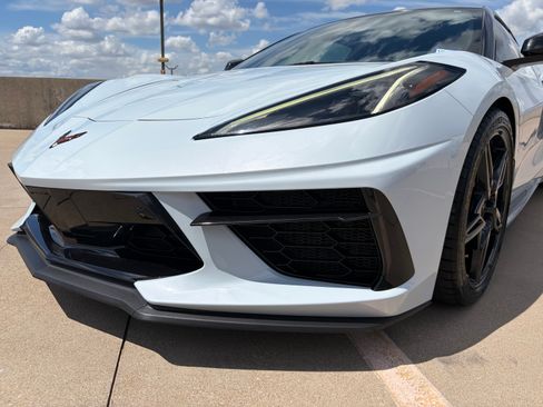 Used 2020 Chevrolet Corvette Stingray Preferred Cpe w/ 2LT Preferred Equipment Group RWD image 11
