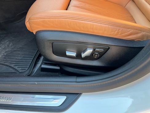 Used 2022 BMW 530i xDrive w/ Convenience Package image 16