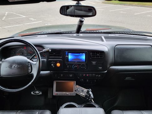 Used 2003 Ford F350 Lariat image 19