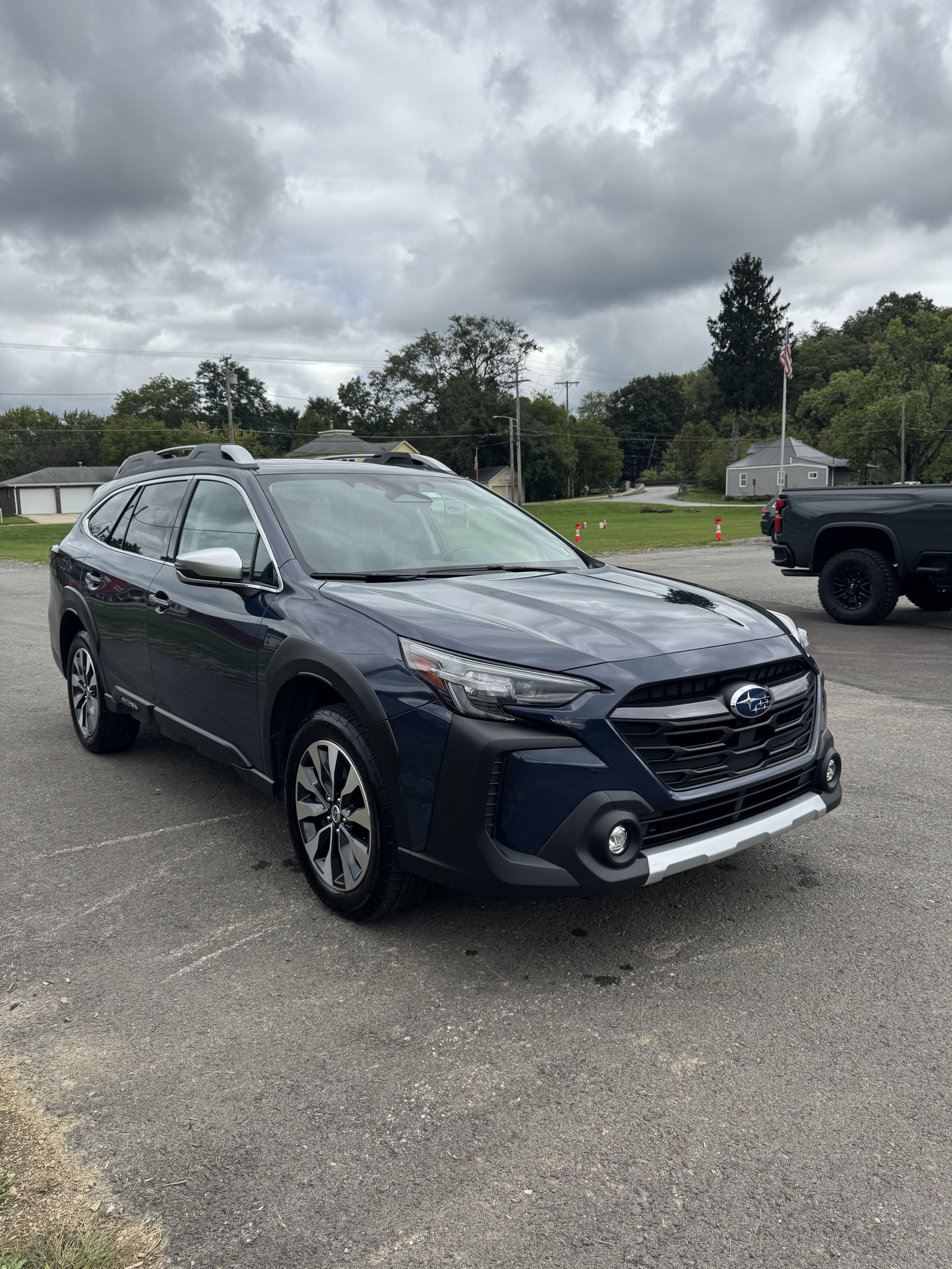 Used 2024 Subaru Outback Touring AWD/4WD image 1