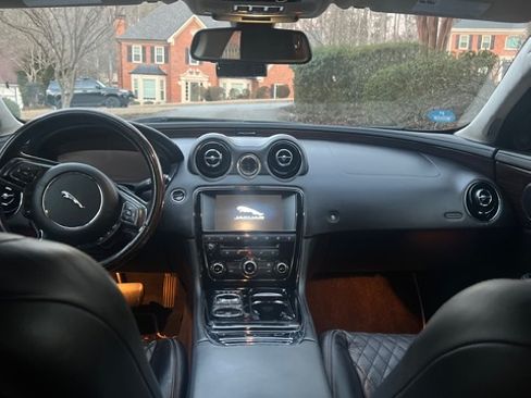 Used 2016 Jaguar XJ L Portfolio image 6