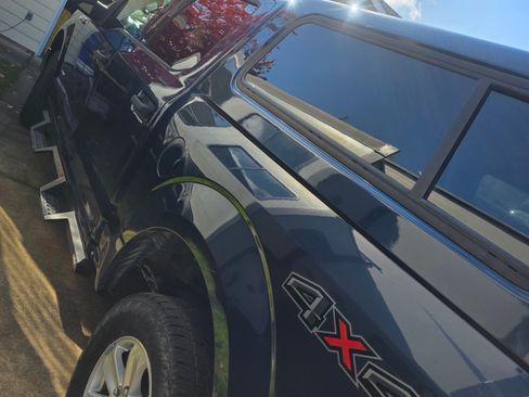 Used 2017 Ford F150 XLT image 2